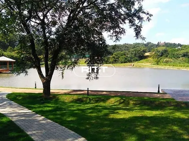Terreno com 600m², à venda, no bairro Santa Cândida em Vinhedo