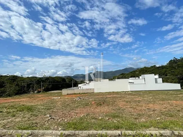 Terreno com 360m², à venda, no bairro Nova Descoberta em Tijucas