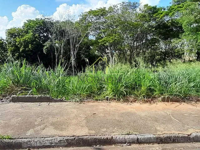 Terreno com 285m², à venda, no bairro Ouro Verde  em Guaxupé