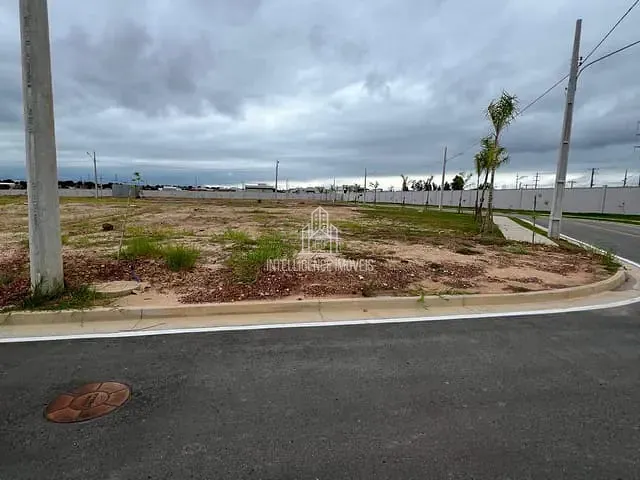 Terreno com 275m², à venda, no bairro São Sebastião em Cuiabá