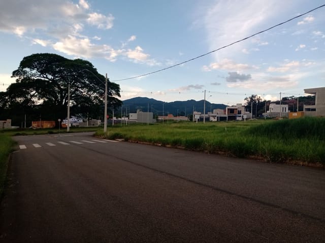 Terreno com 198m², à venda, no bairro Alegre em São João da Boa Vista