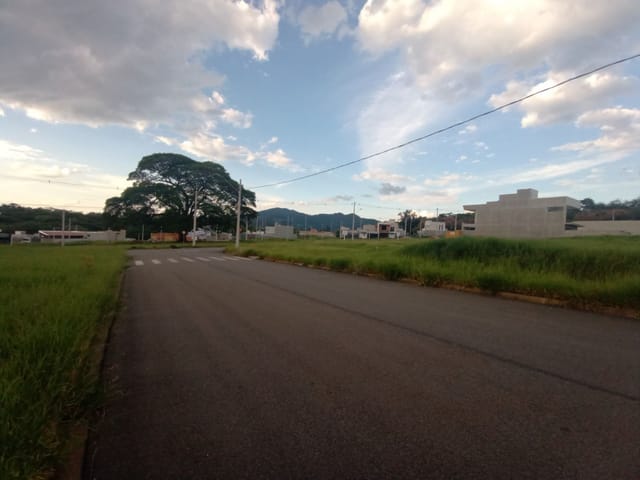 Terreno com 198m², à venda, no bairro Alegre em São João da Boa Vista