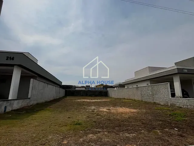 Terreno com 420m², à venda, no bairro Nossa Senhora do Perpétuo Socorro em Pindamonhangaba