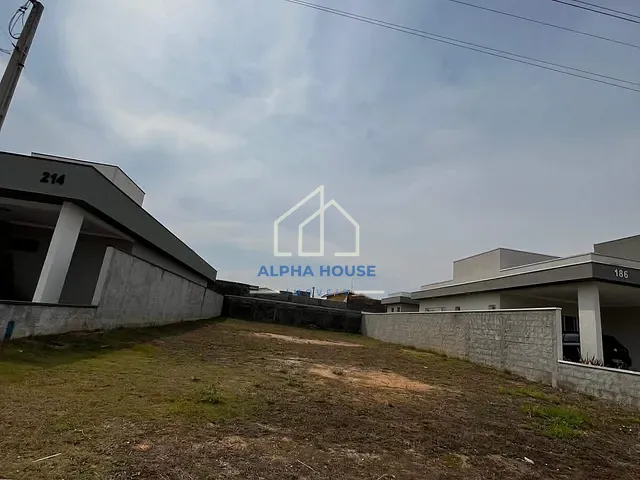 Terreno com 420m², à venda, no bairro Nossa Senhora do Perpétuo Socorro em Pindamonhangaba