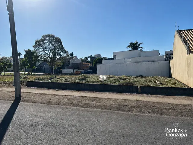 Terreno com 301m², à venda, no bairro Jardim Itália em Maringá