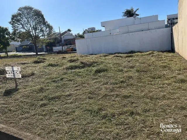 Terreno com 301m², à venda, no bairro Jardim Itália em Maringá