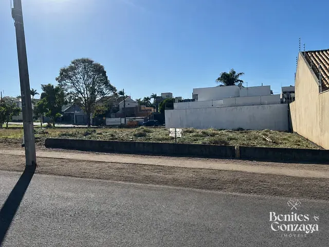 Terreno com 301m², à venda, no bairro Jardim Itália em Maringá