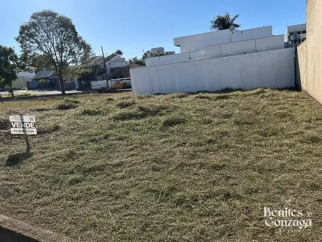 Terreno com 301m², à venda, no bairro Jardim Itália em Maringá