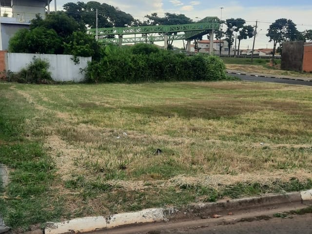 Terreno com 299m², à venda, no bairro Centro em Saltinho