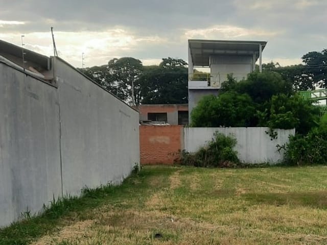 Terreno com 299m², à venda, no bairro Centro em Saltinho