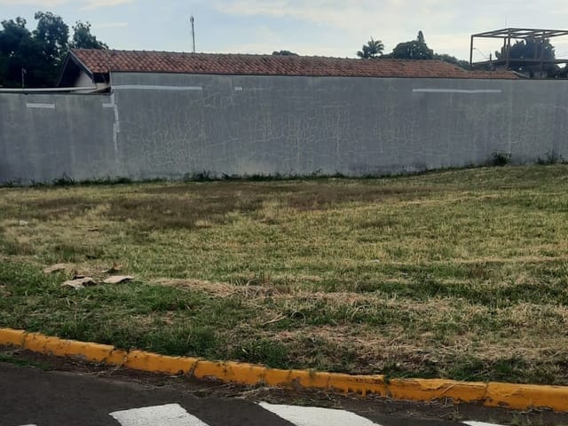 Terreno com 299m², à venda, no bairro Centro em Saltinho