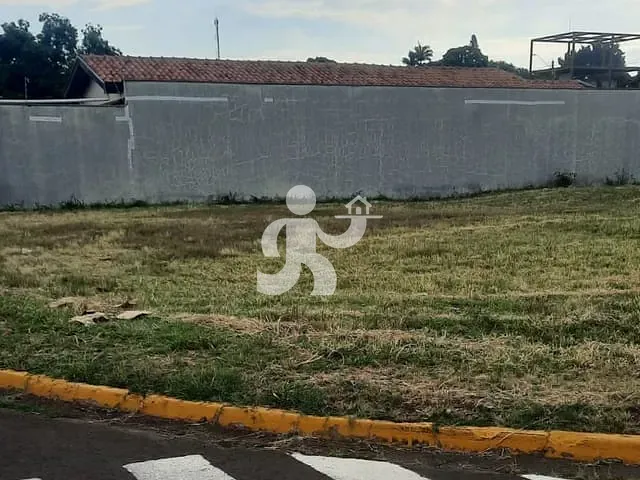 Terreno com 299m², à venda, no bairro Centro em Saltinho