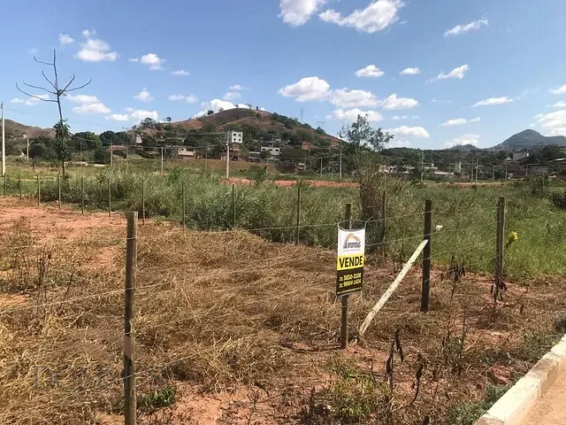 Terreno com 308m², à venda, no bairro São José em Santana do Paraíso