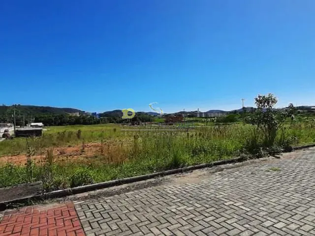 Terreno com 360m², à venda, no bairro Sertão do Maruim em São José