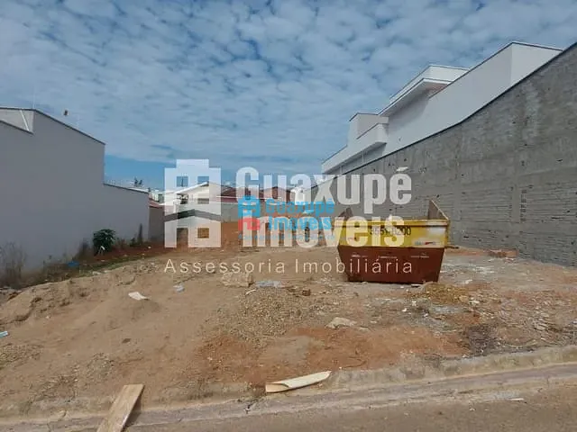 Terreno com 384m², à venda, no bairro Jardim Primavera em Guaxupé