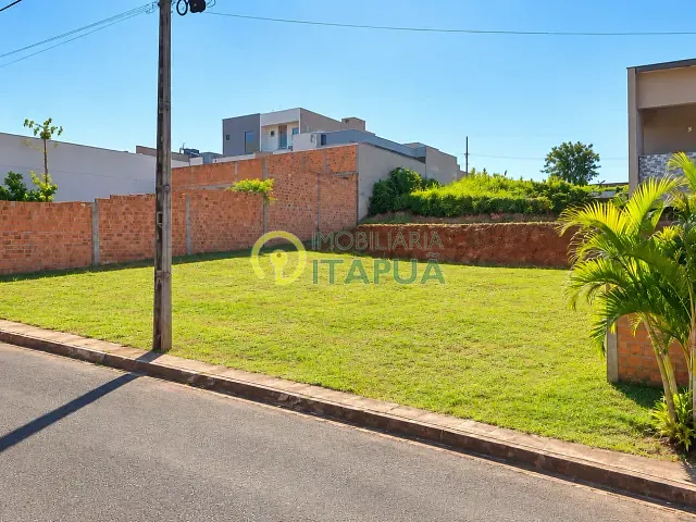 Terreno com 250m², à venda, no bairro Santa Regina em Londrina