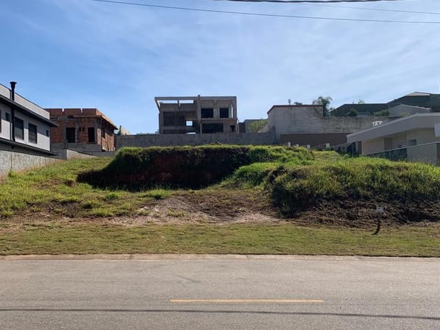 Terreno com 800m², à venda, no bairro Monte Alegre em Vinhedo
