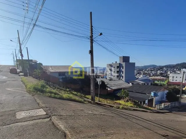 Terreno com 304m², à venda, no bairro Nações em Concórdia