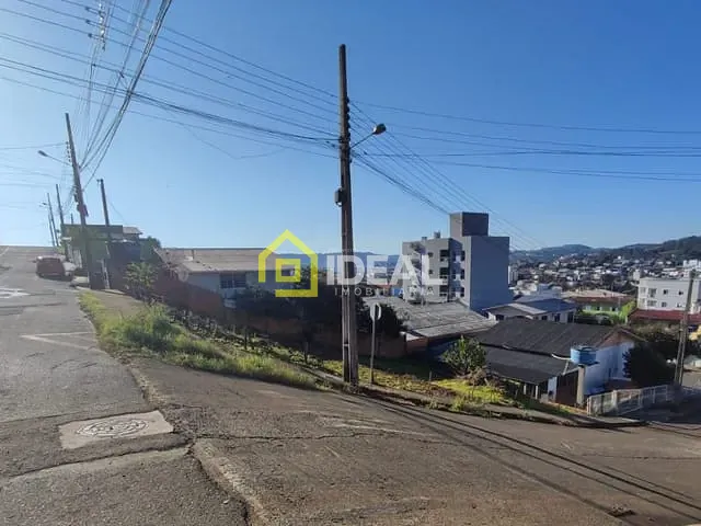 Terreno com 304m², à venda, no bairro Nações em Concórdia