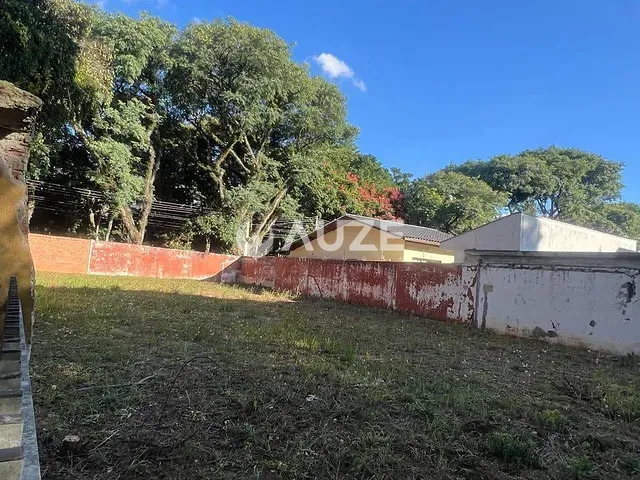 Terreno com 660m², à venda, no bairro Seminário em Curitiba