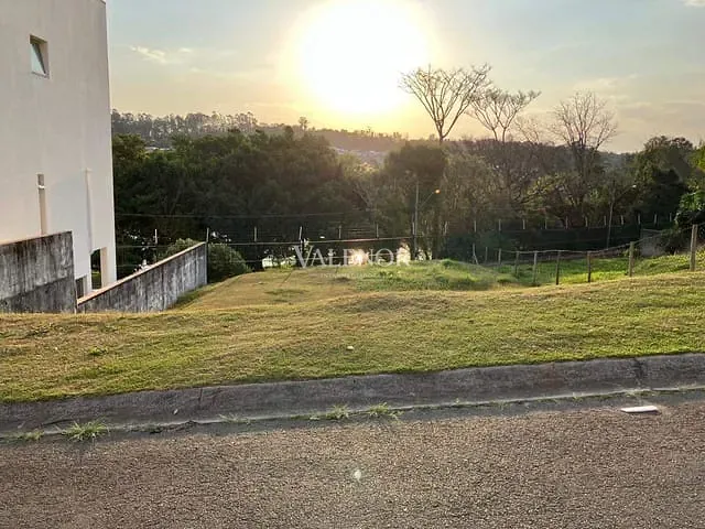 Terreno com 343m², à venda, no bairro Jardim Novo Mundo em Jundiaí