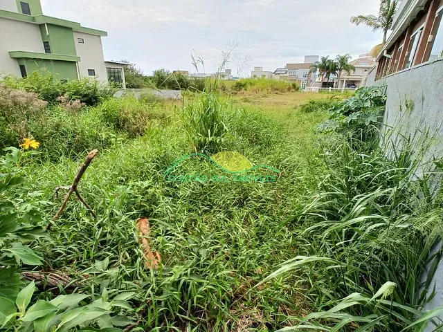 Terreno com 720m², à venda, no bairro Carianos em Florianópolis