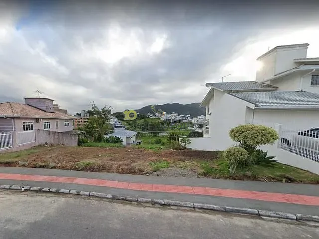 Terreno com 576m², à venda, no bairro Pedra Branca em Palhoça