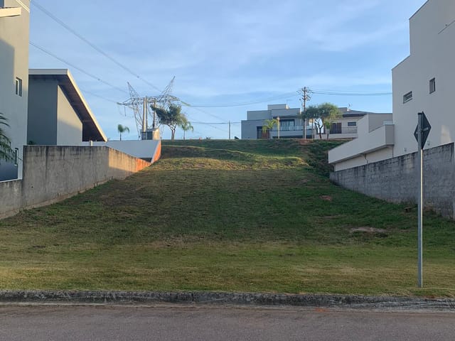 Terreno com 555m², à venda, no bairro Engenho Seco em Louveira