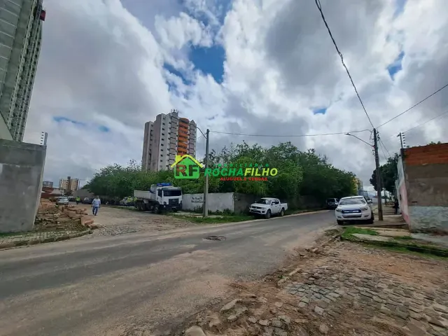 Terreno à venda, no bairro São João em Teresina