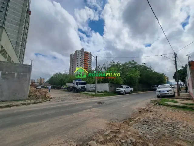 Terreno à venda, no bairro São João em Teresina