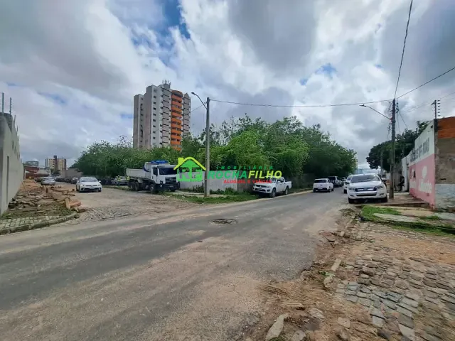 Terreno à venda, no bairro São João em Teresina