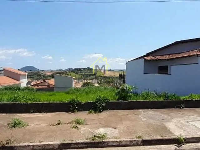 Terreno com 450m², à venda, no bairro Residencial Nova  Floresta  em Guaxupé