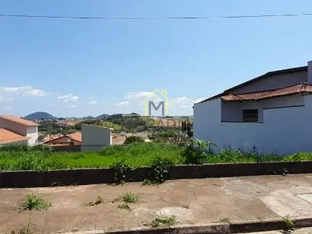 Terreno com 450m², à venda, no bairro Residencial Nova  Floresta  em Guaxupé