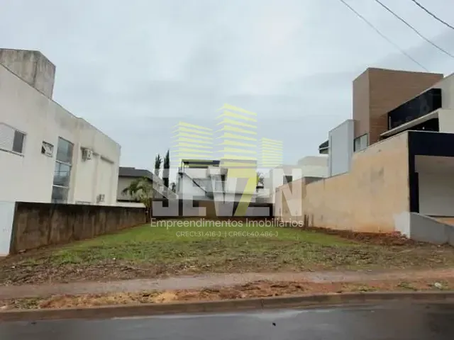 Terreno com 450m², à venda, no bairro Residencial Lago Sul em Bauru