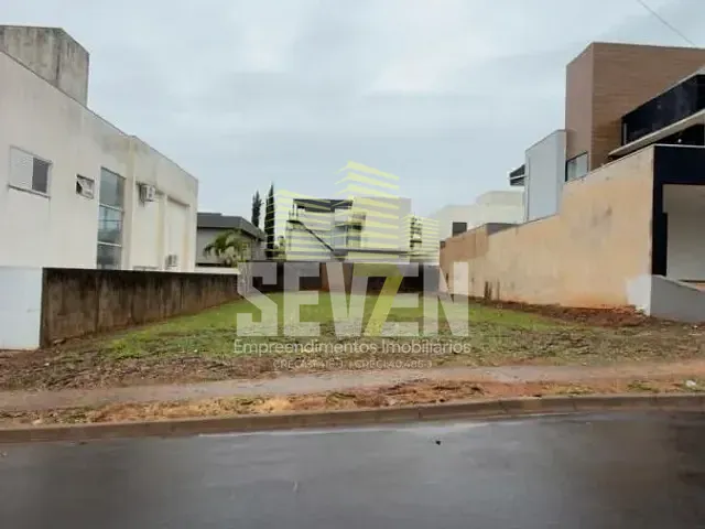 Terreno com 450m², à venda, no bairro Residencial Lago Sul em Bauru