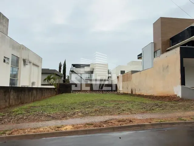 Terreno com 450m², à venda, no bairro Residencial Lago Sul em Bauru