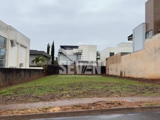 Terreno com 450m², à venda, no bairro Residencial Lago Sul em Bauru