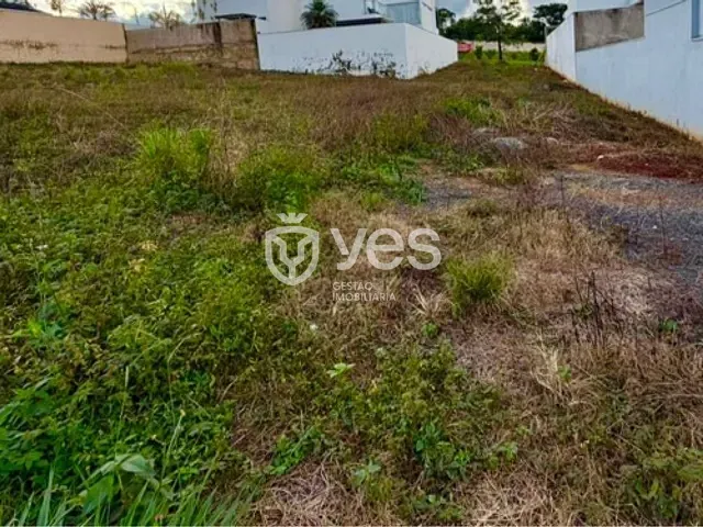 Terreno com 360m², à venda, no bairro Loteamento Residencial Villágio I em Araxá