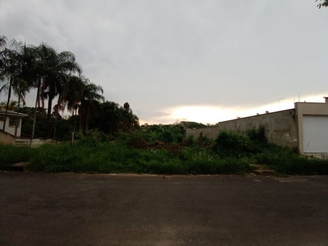 Terreno com 1000m², à venda, no bairro Solário da Mantiqueira em São João da Boa Vista