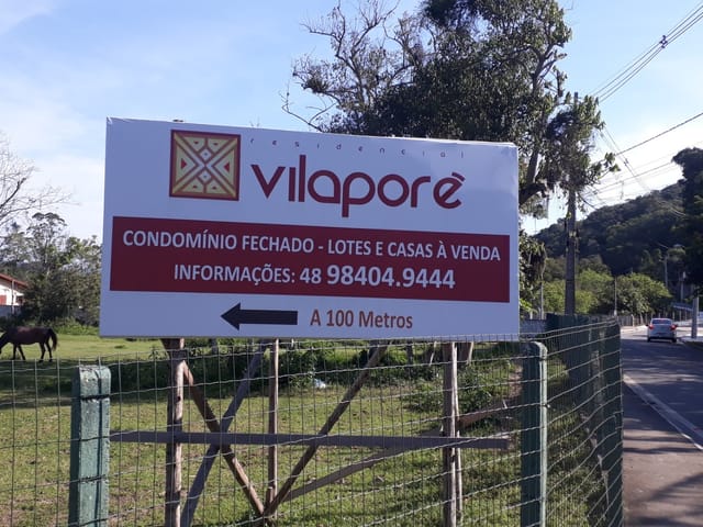 Foto do Terreno - Terreno plano com 408,91 m², com Escritura Pública e financiável no Condomínio Vilaporé I em Canajurê - Florianópolis/SC | Costão Sul Imóveis