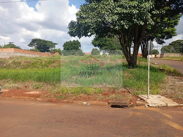 Terreno com 300m², à venda, no bairro Centro em Rolândia