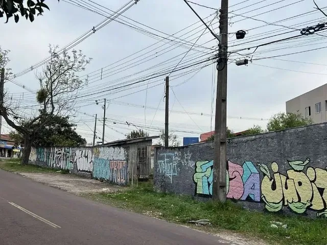 Terreno à venda, no bairro Cajuru em Curitiba
