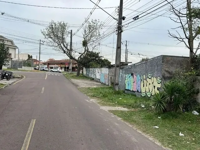 Terreno à venda, no bairro Cajuru em Curitiba