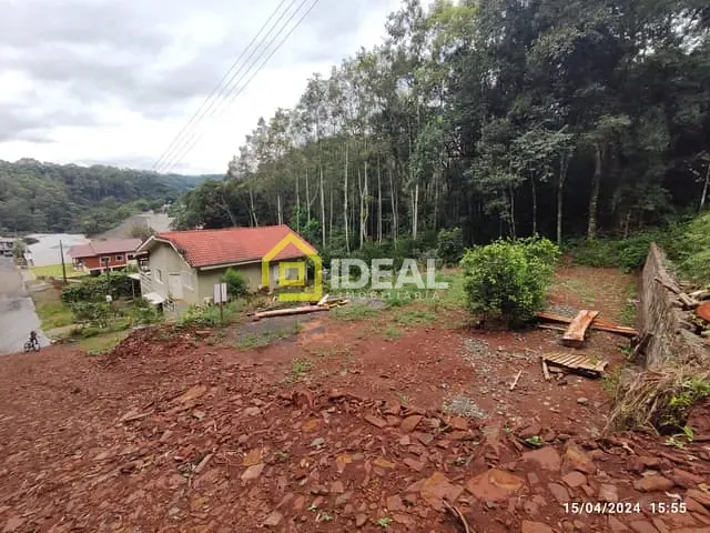 Terreno com 450m², à venda, no bairro Parque de Exposições em Concórdia