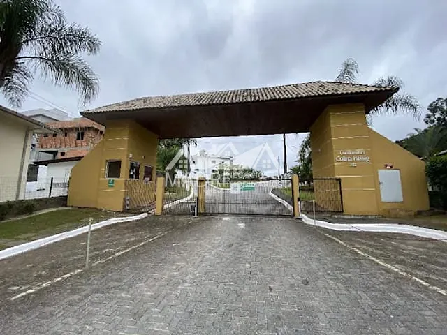 Terreno com 336m², à venda, no bairro Passa Vinte em Palhoça