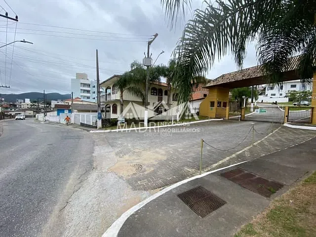 Terreno com 336m², à venda, no bairro Passa Vinte em Palhoça