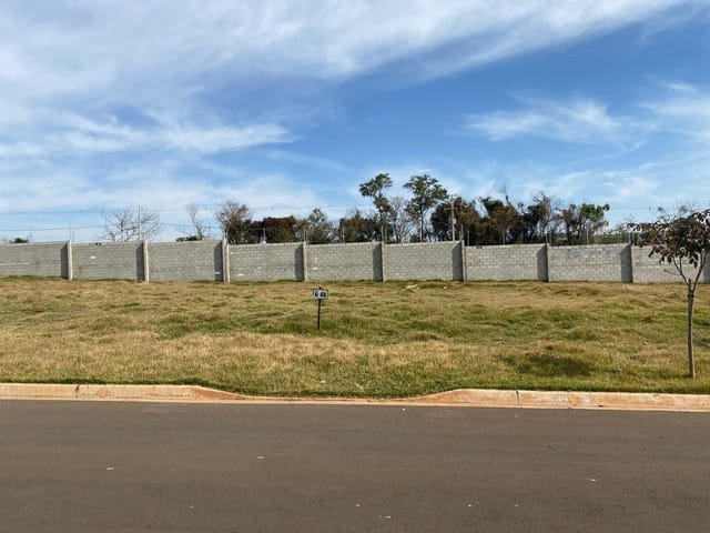 Terreno com 300m², à venda, no bairro Vila Salomé em Cambé