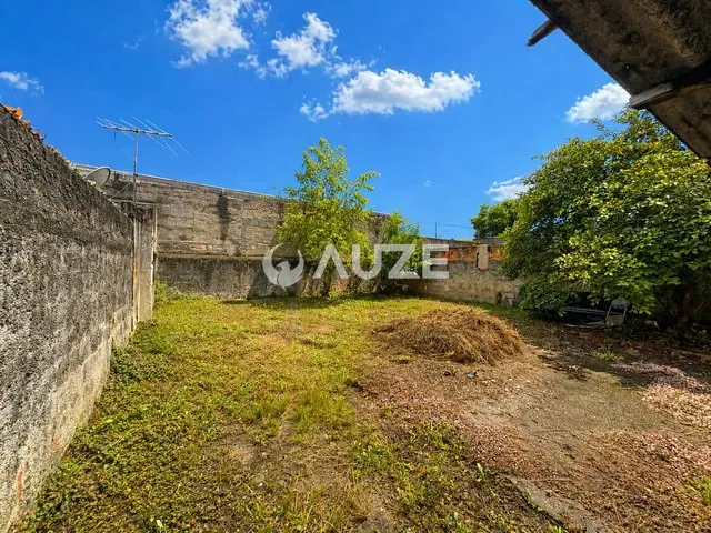 Terreno com 324m², à venda, no bairro Xaxim em Curitiba