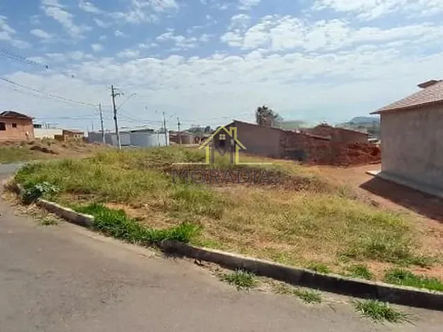 Terreno com 254m², à venda, no bairro Residencial Fazenda Planalto em Guaxupé