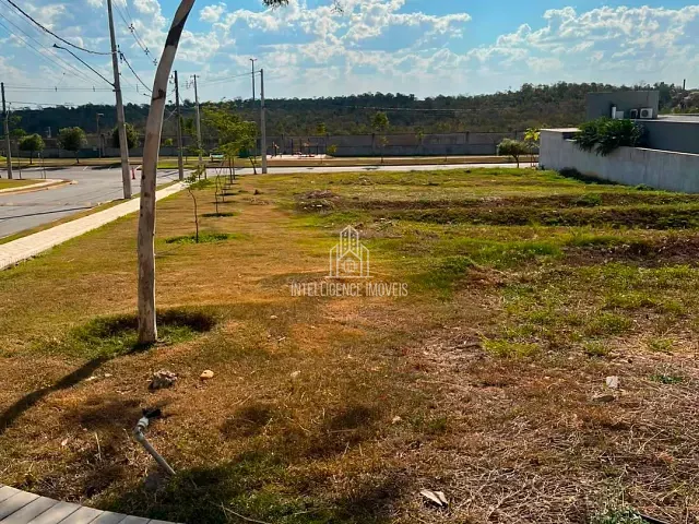 Terreno com 666m², à venda, no bairro Parque Amperco em Cuiabá
